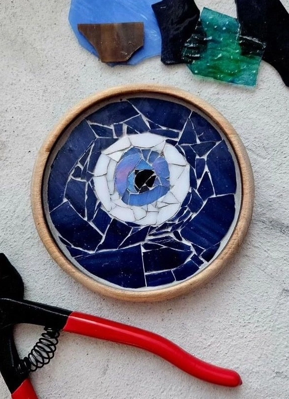 Создание мозаики из витражного стекла