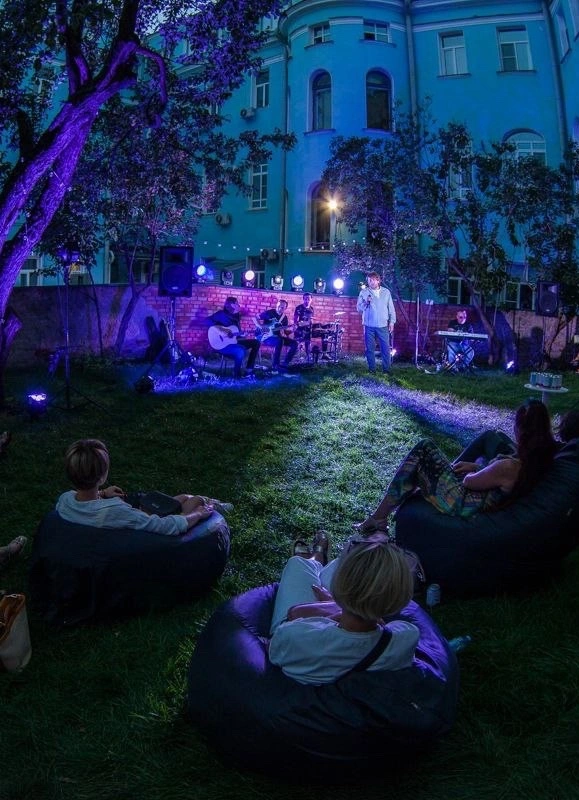 Музыкальный open air «Под июньскими звёздами»