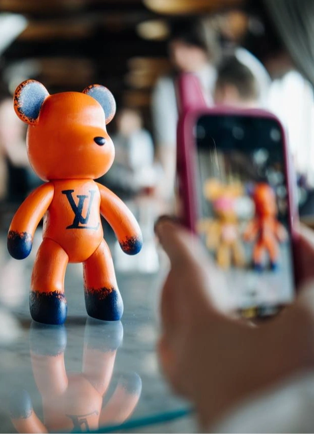 Создай своего мишку Bearbrick: арт-терапия с видом на Неву