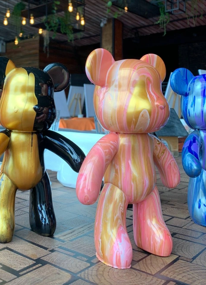 Создай своего мишку Bearbrick: арт-терапия с видом на Исаакий