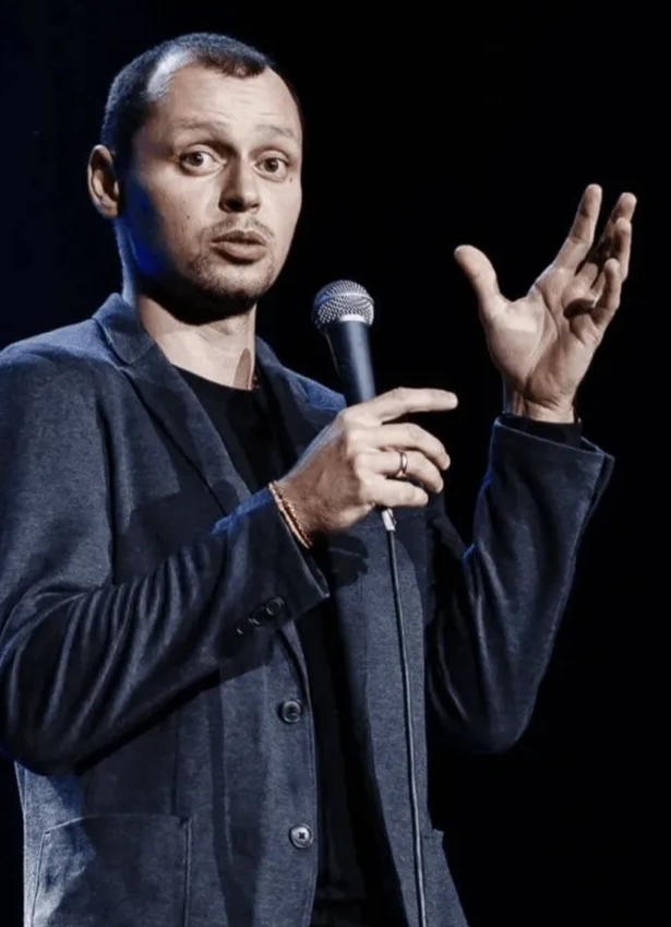 Виктор Комаров