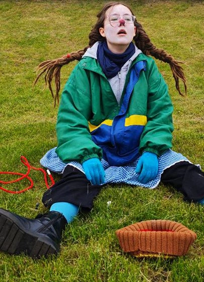 Игра в дуру: как клоунессы находят свободу там, где другие боятся