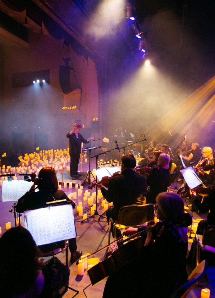 Новогодний шоу-концерт в сиянии тысячи свечей