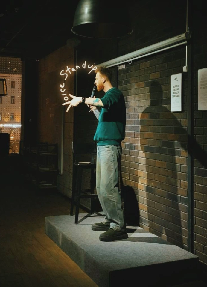 Open mic: опытные комики