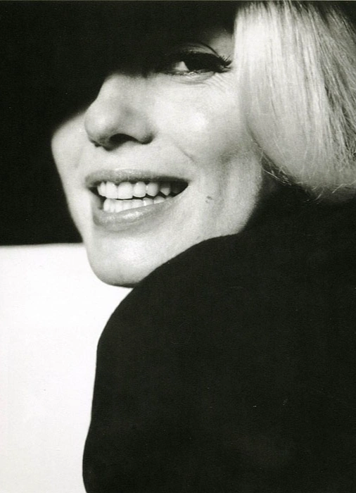 Стирая Норму