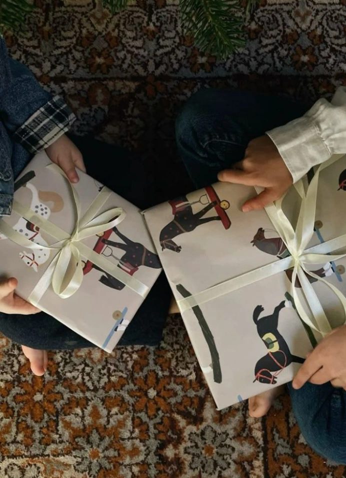 Группа поддержки: про подарки, которые всех бесят