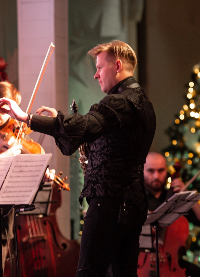 Новый год наоборот. Мировые и Рождественские хиты в симфоническом звучании