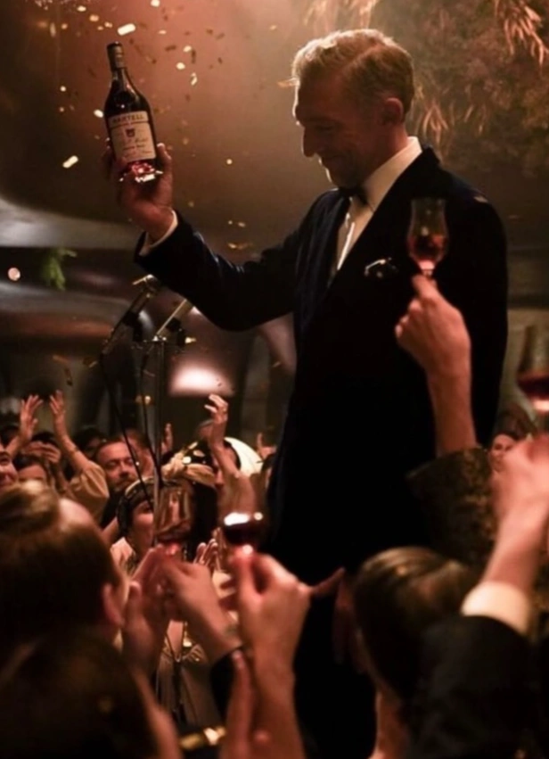 Сборный корпоратив в стиле «Полночь в Париже»