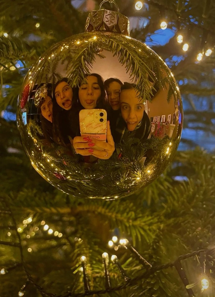 Перформанс «Новогодние истории» от плейбэк-театра «Отражение»