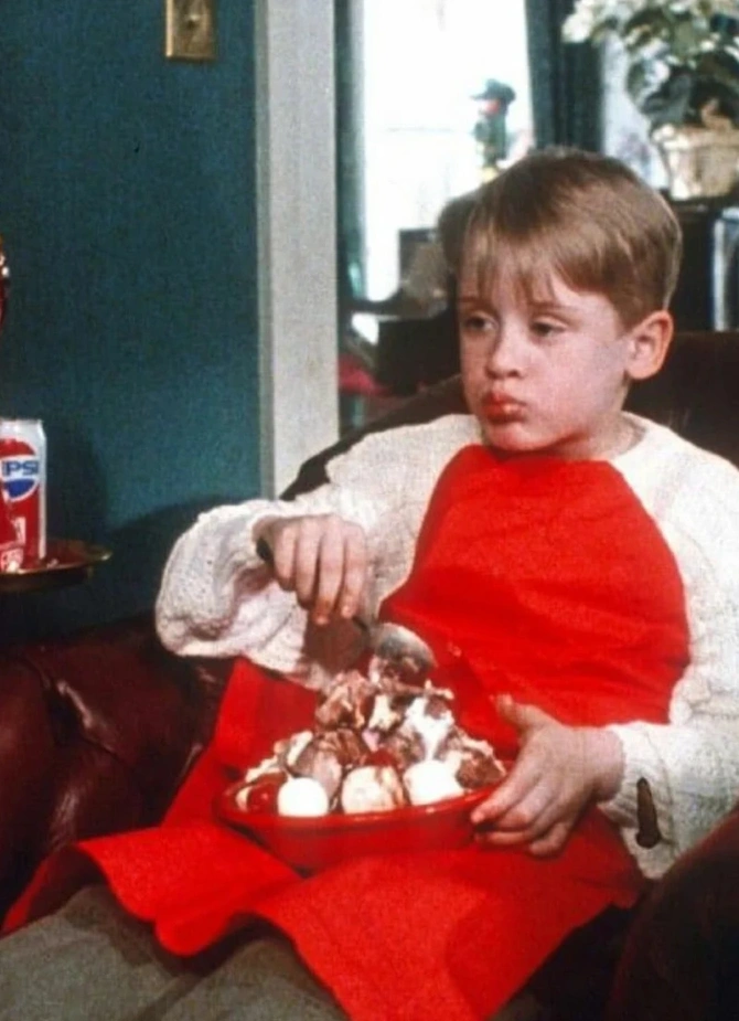 Christmas Party: «Один дома»