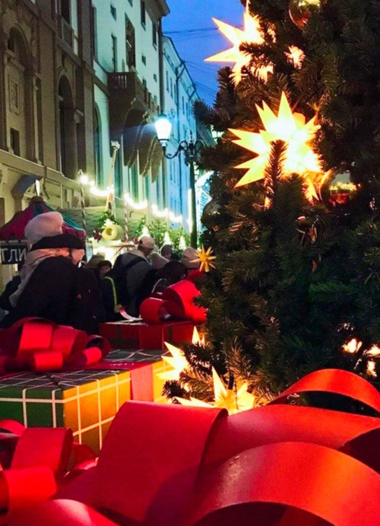 Новогодний Санкт-Петербург — автобусная экскурсия: ёлка у Эрмитажа, Невский, ярмарка