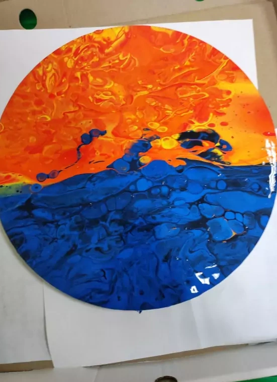 Арт-встреча: создание интерьерной картины в стиле fluidart на холсте