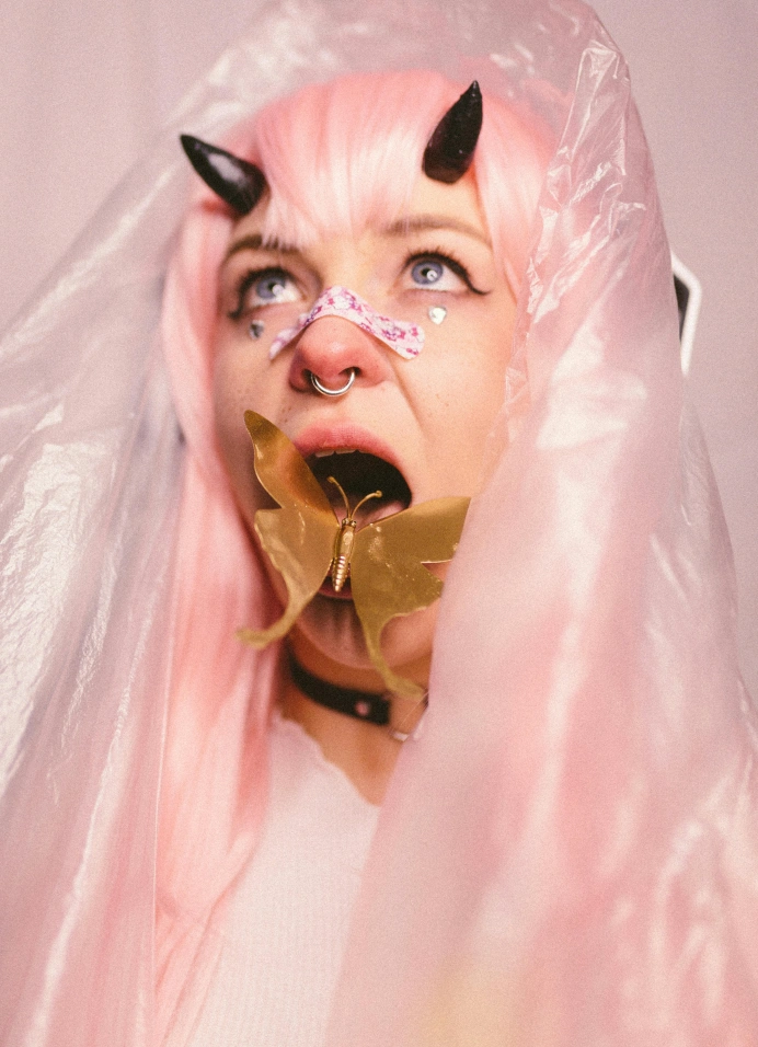 Изгоняющие дьявола: реальные практики экзорцизма в истории