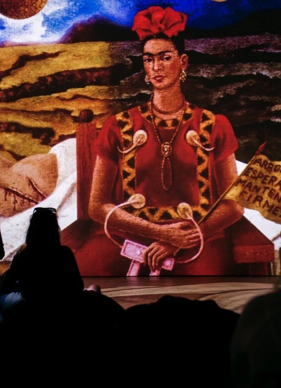 Фотовыставка и иммерсивное шоу