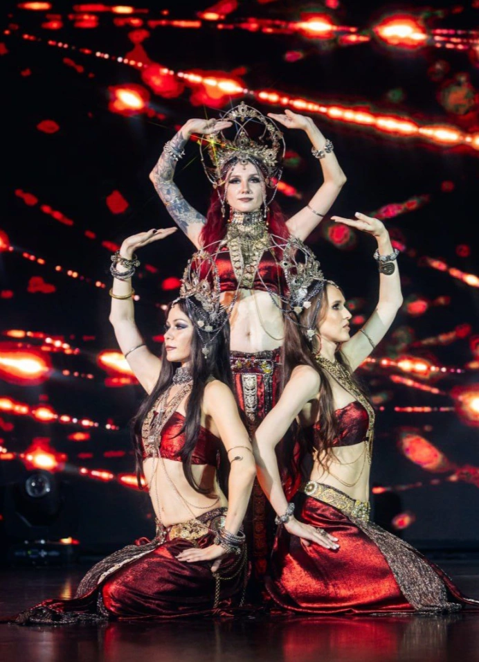 Танцевальный перфоманс в стиле Трайбл