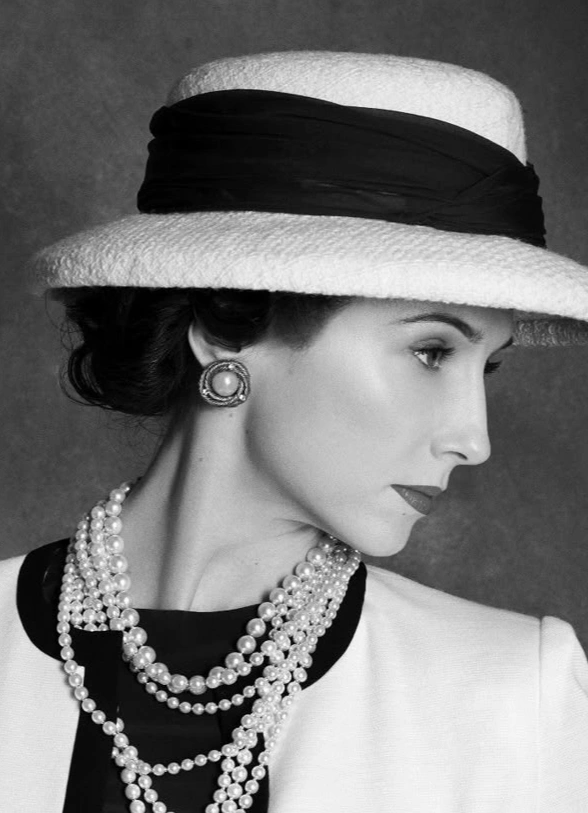 Коко Шанель: маленькое чёрное платье, русские любовники, ненависть к бриллиантам