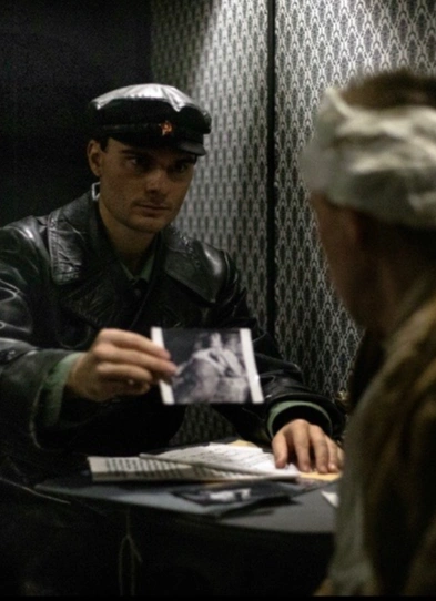 Иммерсивное шоу « Петербург ХХ. Хармс. Довлатов. Есенин.Бродский»