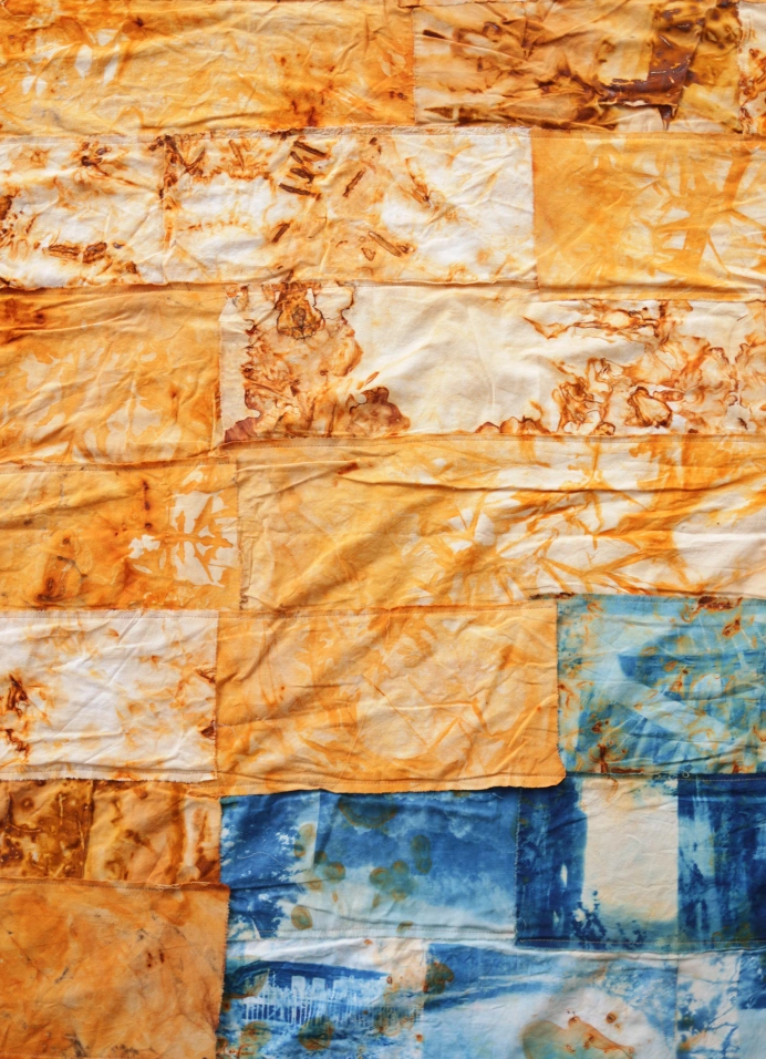 Он живой и светится