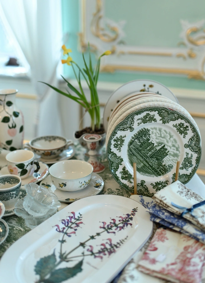 Весенний маркет «Версальский дворец»