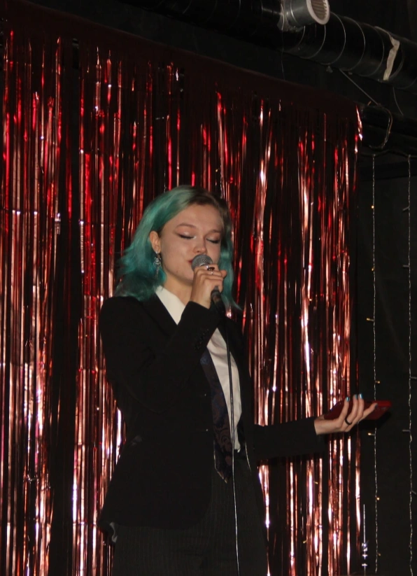 Андеграундный вечер поэзии