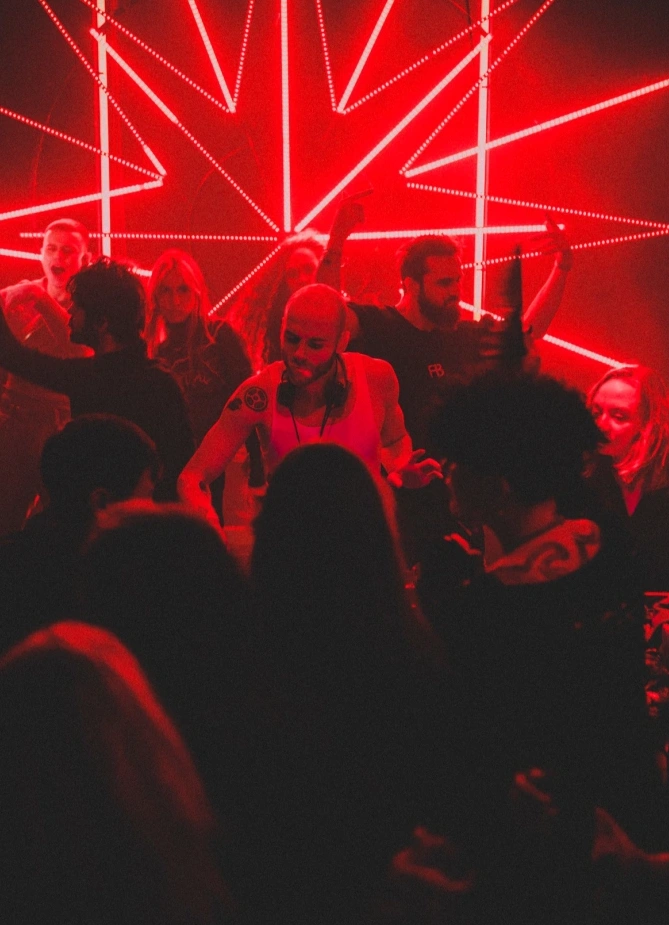 Без имени (:No Name)