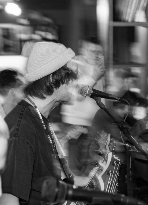 В меру тихо