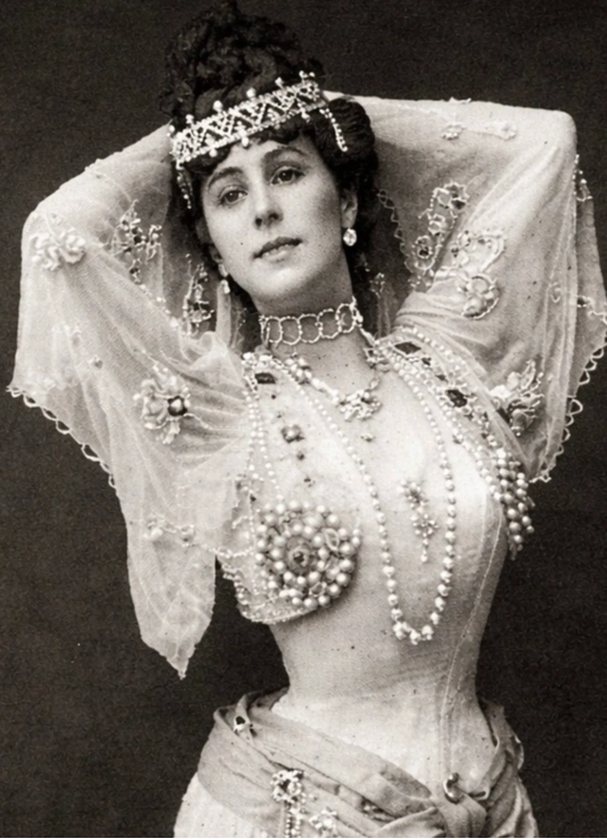 Богемный арт-бранч: «Роковые женщины серебряного века»